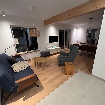 Moebliertes Familienhaus In Hamburg * Niederdorla