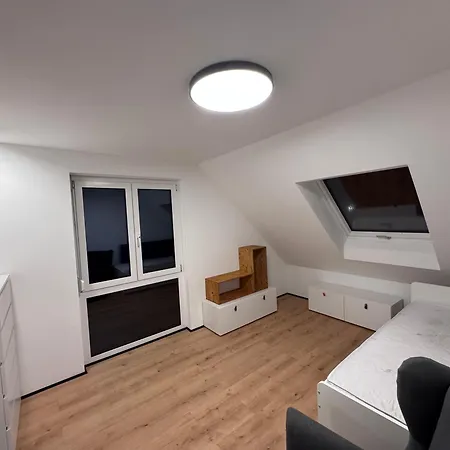 Moebliertes Familienhaus In Hamburg