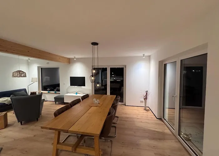 Möbliertes Familienhaus In Hamburg *