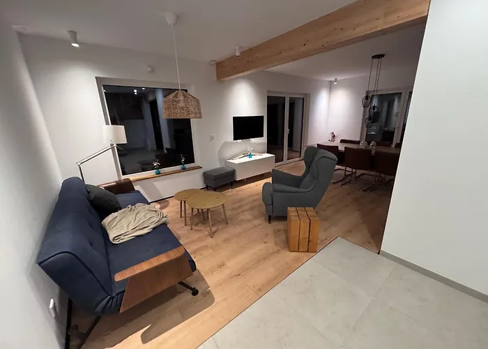 Möbliertes Familienhaus In Hamburg * Niederdorla